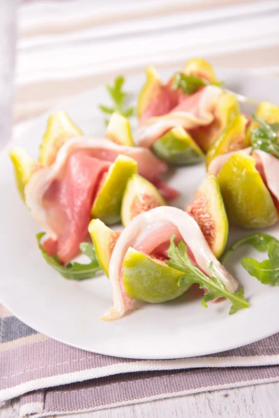 Fresh fig and prosciutto ham — Stock Photo, Image