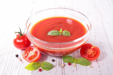 Domates sosu veya gaspaço