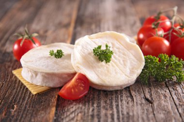 Keçi peyniri domates ile