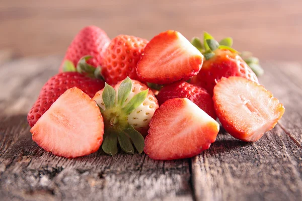 Fragole fresche affettate — Foto Stock