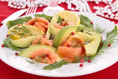 Avokado ve somon meze