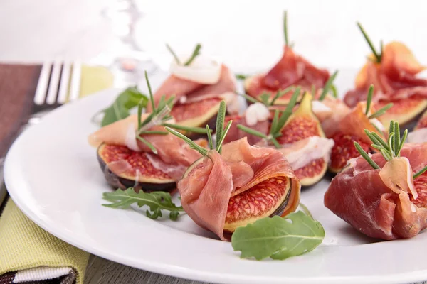 Fig and prosciutto meat — Stock Photo, Image