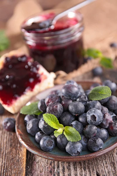 Blueberry jam with bread — Stock Photo, Image