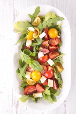 Sebze domates salatası