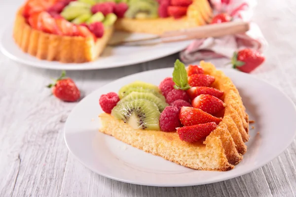 Fruit and berry pie — Stock Photo, Image