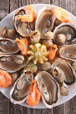 Deniz ürünleri. istiridye, karides, istiridye