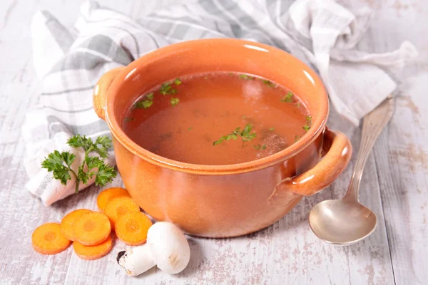 Schüssel mit Suppe und Zutaten — Stockfoto