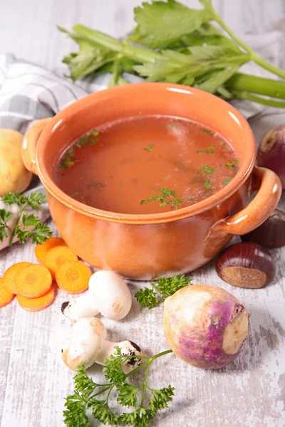 Gemüsesuppe mit Zutaten — Stockfoto