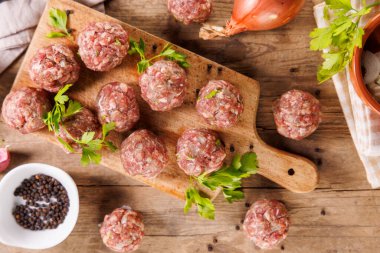 Taze malzemeli çiğ köfte.