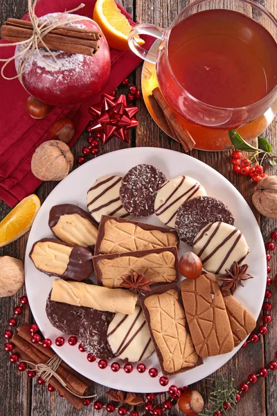 Różne ciastka i herbaty na Boże Narodzenie — Zdjęcie stockowe
