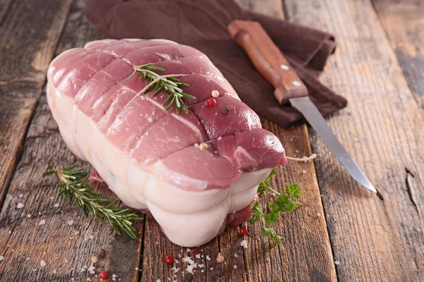 Rohes Schweinefleisch — Stockfoto