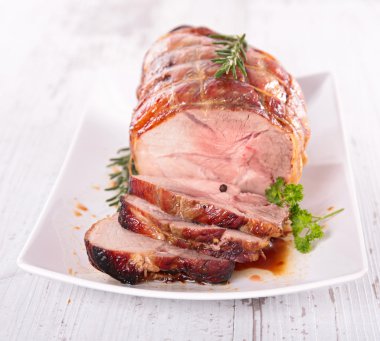 kavrulmuş domuz eti