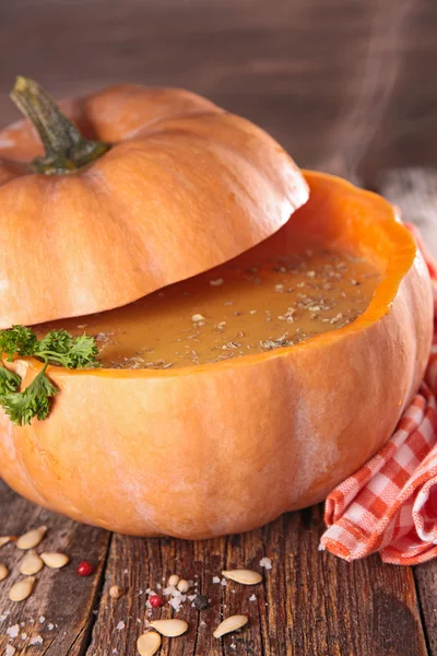 Осенний суп из тыквы — стоковое фото