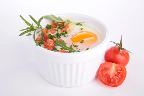 Pieczone jajko z pomidorami — Zdjęcie stockowe