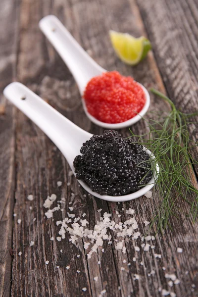 Caviar vermelho e preto, frutos do mar — Fotografia de Stock