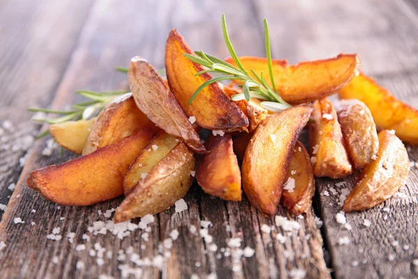 Gebackene Kartoffeln — Stockfoto