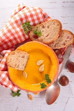 autumn carrot soup