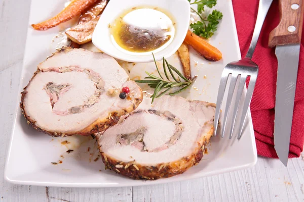 Meat roll and vegetables — Stok fotoğraf