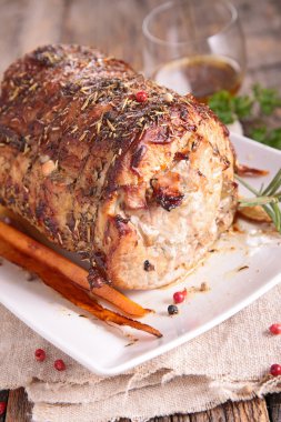 Otlar ile pişmiş et