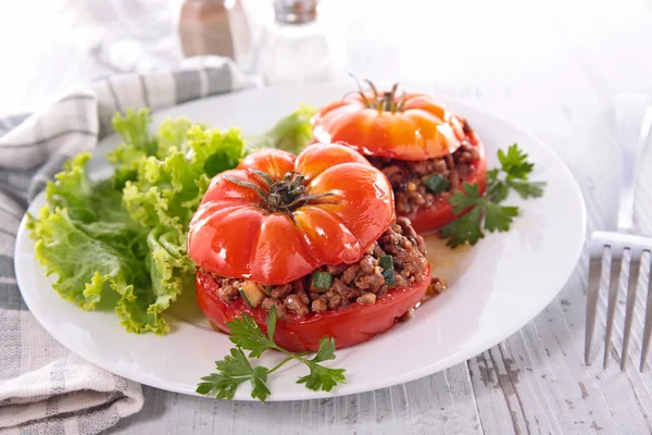 Baked tomatoes with meat — Stock Photo, Image