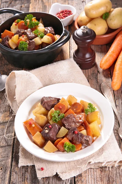 Estofado de carne con verduras — Foto de Stock