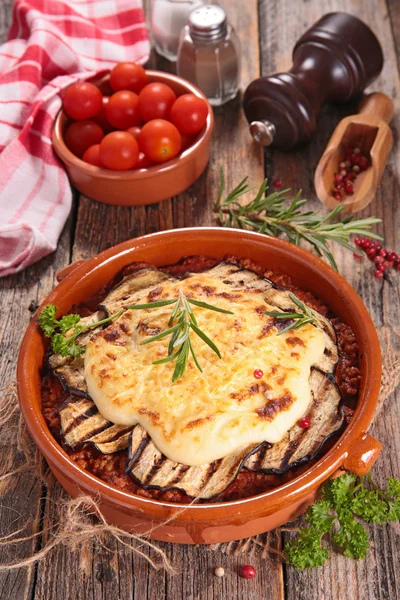 Moussaka, bœuf cuit et aubergines — Photo