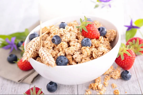 Desayuno saludable con muesli —  Fotos de Stock