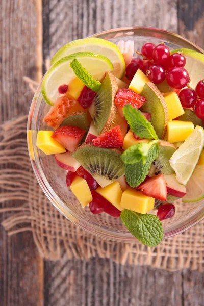 Salada de frutas saudável — Fotografia de Stock