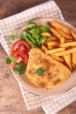 cordon bleu ve patates kızartması