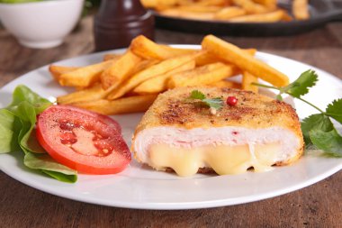 cordon bleu ve patates kızartması