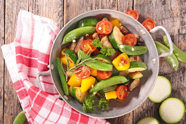 Fried vegetables in casserole — Stock Photo, Image