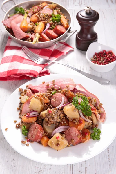 Lentils with meat and vegetables — Stock Photo, Image