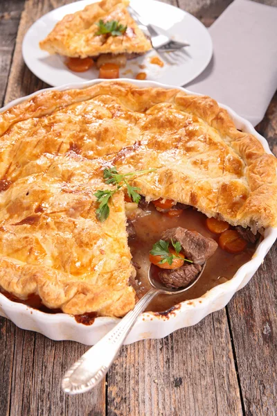 Tarte au boeuf et légumes — Photo