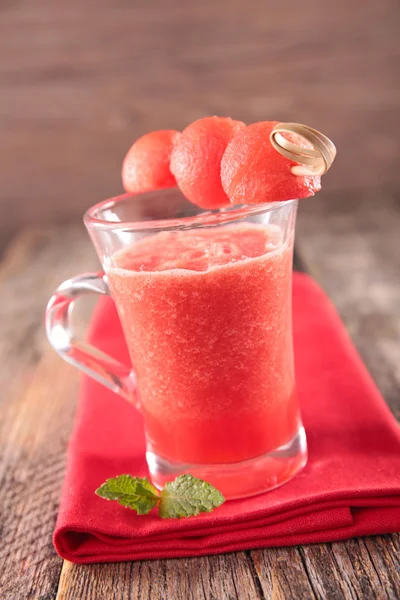 Vattenmelon juice win glas — Stockfoto