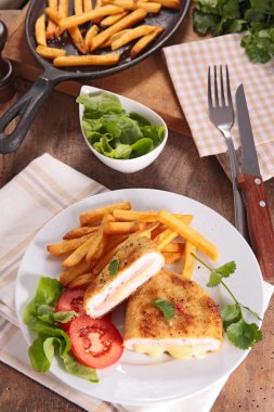 cordon bleu ve patates kızartması