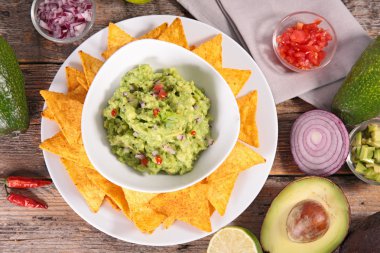 guacamole tortilla cips ile