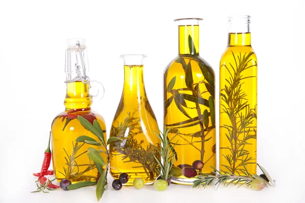 Diverse olivolja i flaskor — Stockfoto
