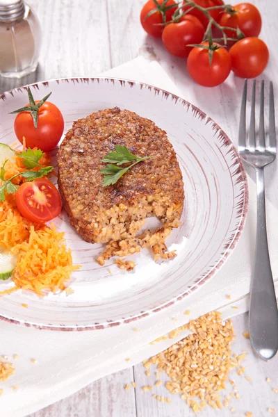 Bife bulgur com vegetales — Fotografia de Stock