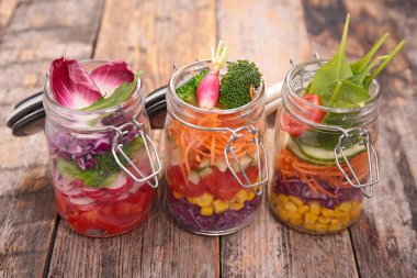 Katman sebze salatası