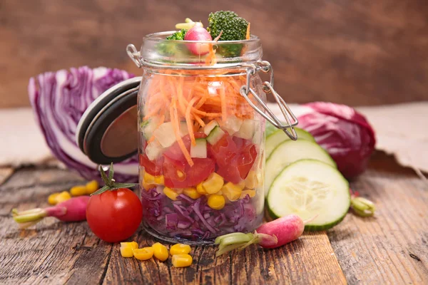 Шар овочевий салат — стокове фото