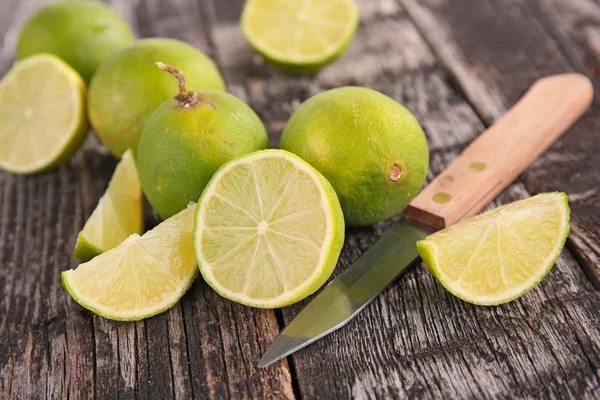 Limoni verdi, frutti di lime — Foto Stock