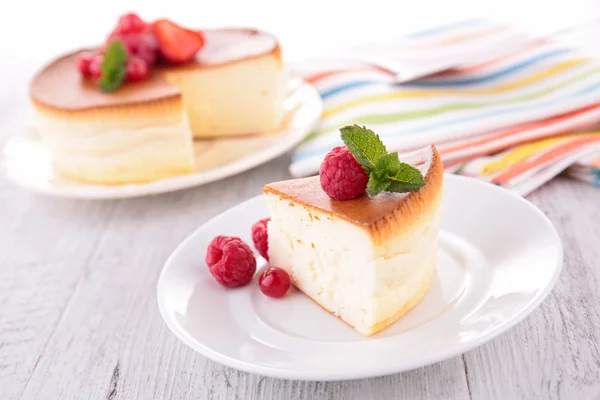 Cheesecake with berry fruits — Stock Photo, Image