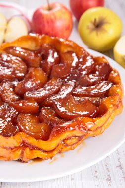 tarte tatin elmalı turta