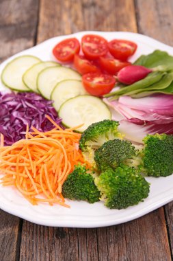 Taze sebze salatası