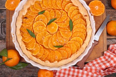 meyve ile ev yapımı narenciye tart