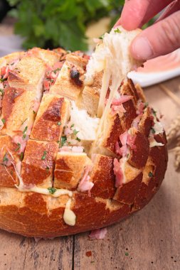 pişmiş doldurulmuş ekmek