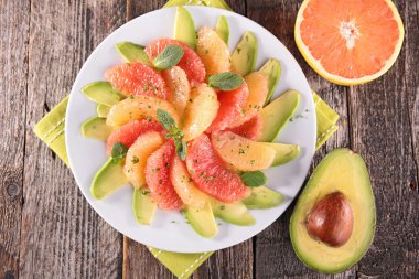 avokado ve narenciye meyve