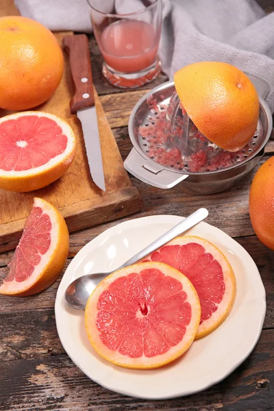 Čerstvá grapefruitová šťáva — Stock fotografie