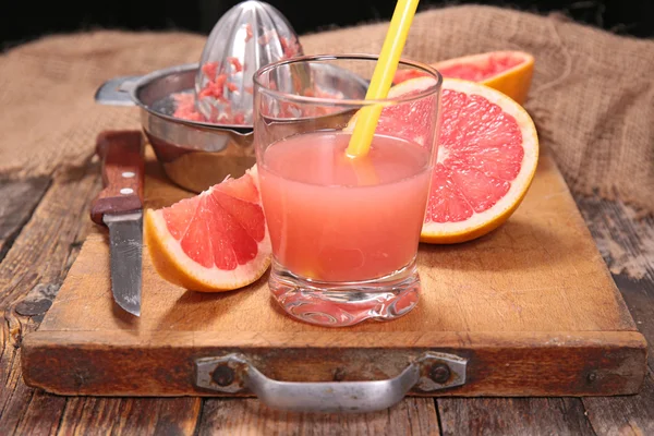 Frischer Grapefruitsaft — Stockfoto