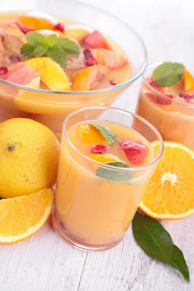 Punch cocktail with fruits — Stock Photo, Image